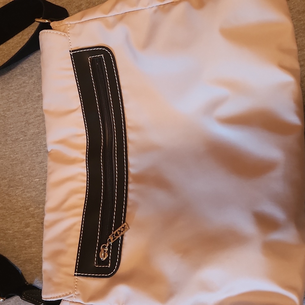 MAXX New York Cream Shoulder Bag - Picture 2 of 14